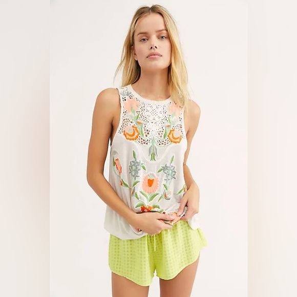 Free People Size M Flower Power Crochet Embroidered Floral Tank Top in White - Picture 1 of 6